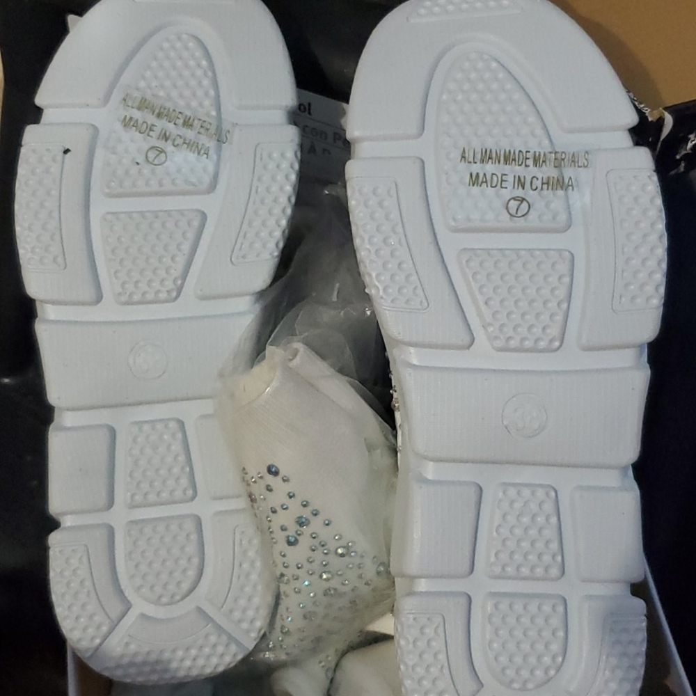 RHINESTONE SNEAKERS 🎼HOSTPICK🎼 - Picture 9 of 9